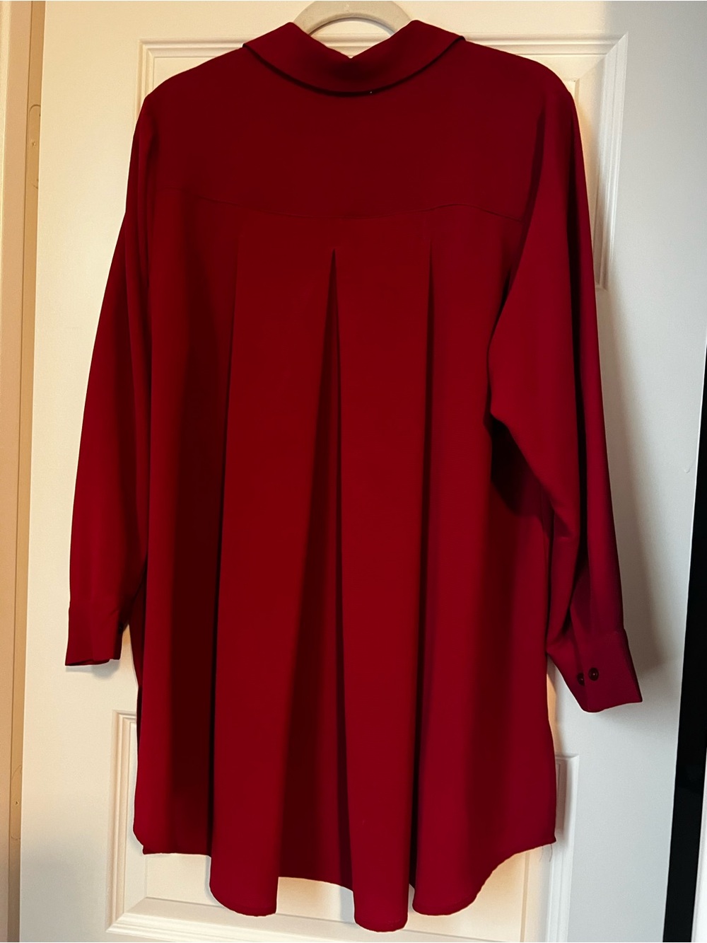 Grace: The Perfect Fit Red Longline Button-Front Women's Blouse - Picture 3 of 3